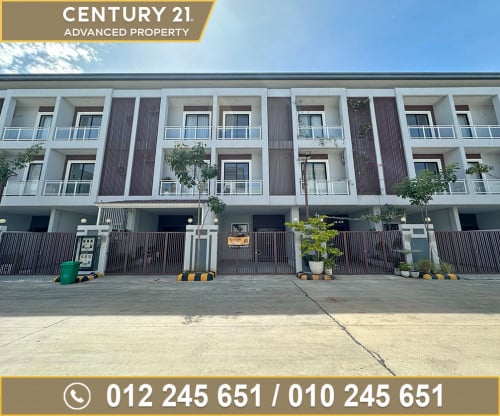 🏘  វីឡាកូនកាត់ (LH) ក្នុងបុរី La Palm Residences ត្រូវការលក់បន្ទាន់ខ្លាំង