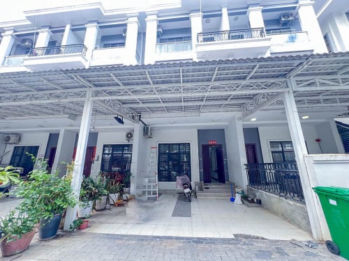 4 bedrooms house for rent near ISPP