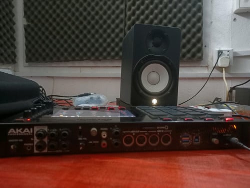 Akai MPC Live