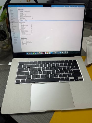 Apple MacBook Air M2 15-inch- 99% (ដូចថ្មី )