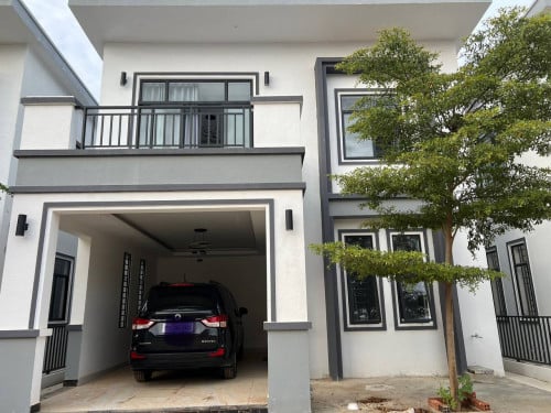 Villa for sale (ជិតផ្លូវ៦អា) ប្លង់រឹង