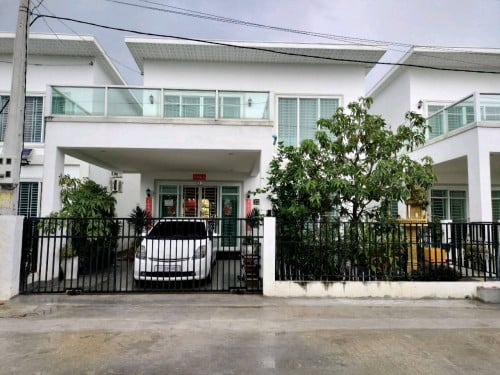 ផ្ទះលក់ (មានប្លង់រឹង នៅម្ចាស់ផ្ទាល់ )