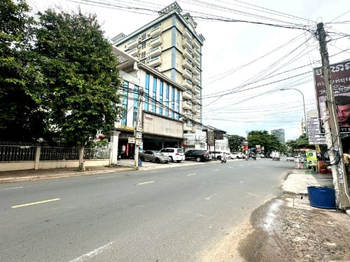 ផ្ទះវីឡា នៅលើផ្លូវ 566 ទួលគោក