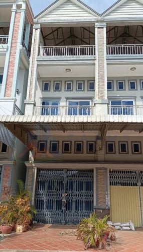 🏠 House for Sale in Chamkar Dong