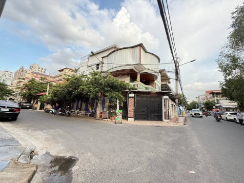 Villa at Toul Sleng urgent sale 1350000$(Negotiation))
