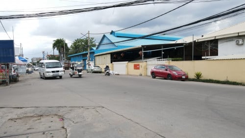 ដីនិងឃ្លាំង 36x63 នៅក្បែរផ្លូវហាណូយ