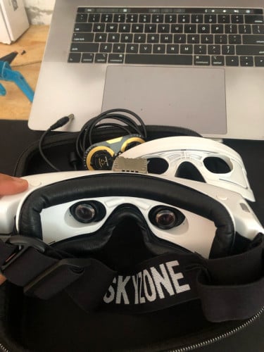 FPV goggles Skyzone 04l