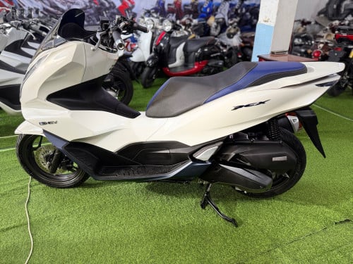 PCX 022 hybrid
