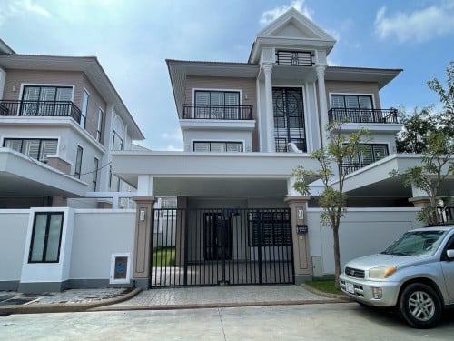 Twin Villa For Rent In Borey Penghout The Star Mera Garden 50m