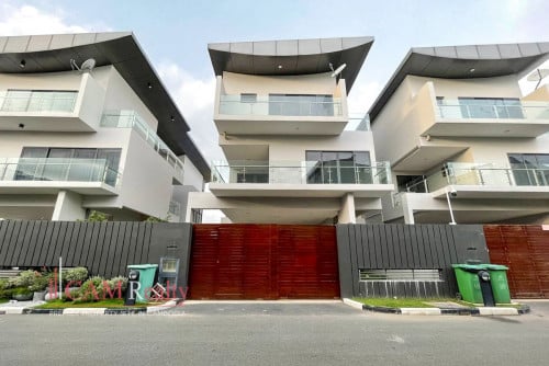 វីឡា៥បន្ទប់គេង ជាប់មាត់ទន្លេង ក្នុងបុរីដើមត្នោត - 5 Bedroom Riverfront Villa For Sale in The Palms