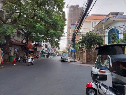 ផ្ទះលក់អាគារB បុរីកីឡា