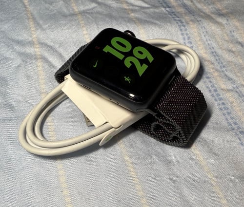 នាឡិកា​ Original Apple Watch Series 3 (42mm) Nike black មួយ​តឹកស្អាត​ គុណភាព​ល្អ