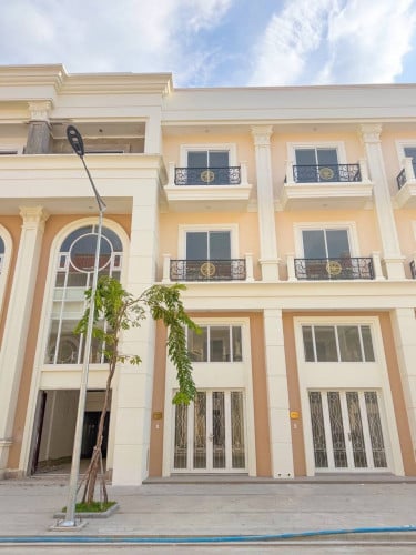 ផ្ទះ shophouse សម្រាប់លក់ Golden Park 6A