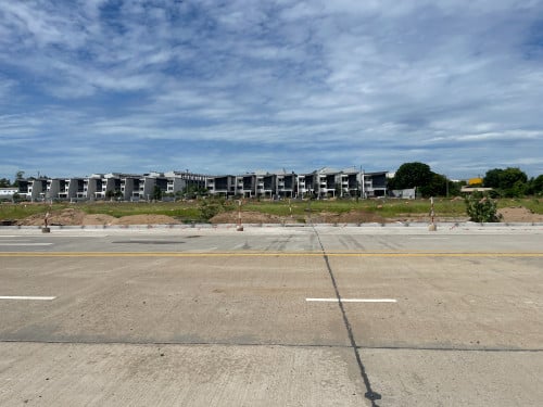Land for Urgent Sale Below Market Price Along The Main Road in Norea City