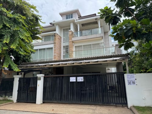 Peng Huoth（Near Aeon 2) Mong Reththy St.1928