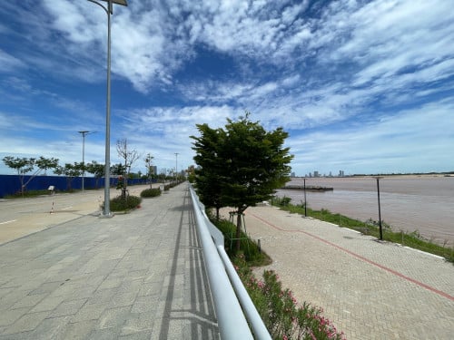 Riverfront Land for Sale/Rent in Norea City