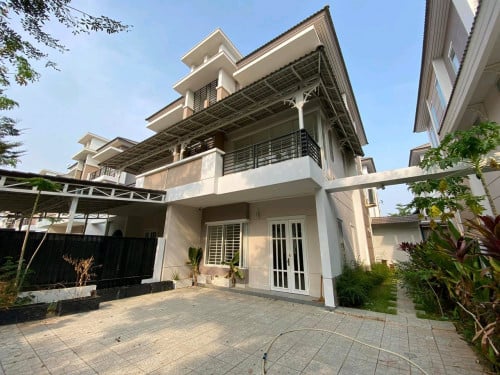 Twin Villa For Rent In Borey PPenghuot Boeungsnor