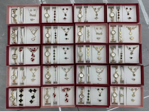 នាឡិកាខ្សែដៃជាឈុត