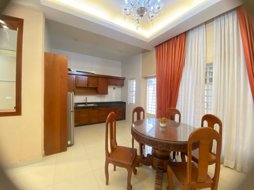 ផ្ទះវីឡាភ្លោះលក់នៅបុរីពិភពថ្មីសំរោងអណ្តែត