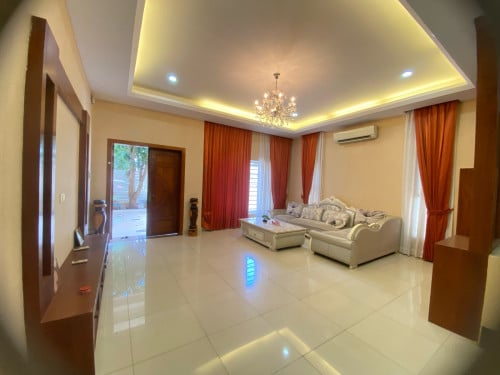 ផ្ទះវីឡាភ្លោះលក់នៅបុរីពិភពថ្មីសំរោងអណ្តែត