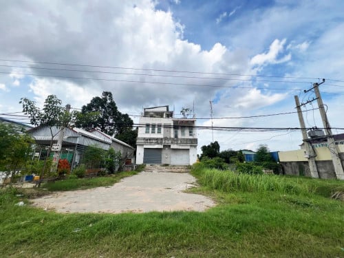 ផ្ទះល្វែងឬដី សម្រាប់ជួល | Flat House or Land For Rent – Sangkat Kbal Koh, Chbar Ampov