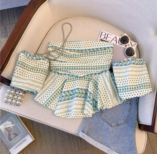 លក់អាវ👕តម្លៃទៅតាមម៉ូតផ្សេងៗគ្នា~💰