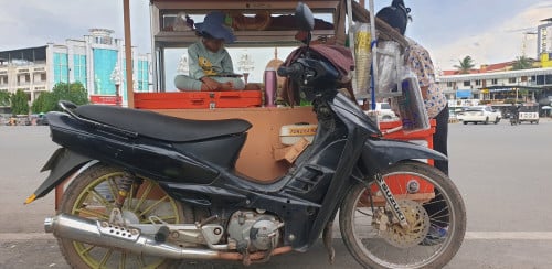 រទេះលក់ ព្រោះអត់ពេលរកស៊ី