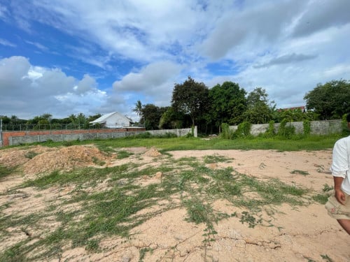 ដីលក់បន្ទាន់ ទីតាំងល្អ ជាប់មាត់ទន្លេ មើលឃើញស្ពានព្រែតាម៉ាក់