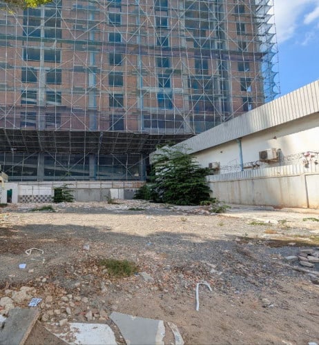 ដីសម្រាប់ជួល ៖ ជាប់ផ្លូវ 1986 (ទល់មុខមន្ទីរពេទ្យ IU)