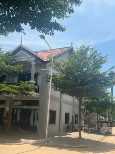 ផ្ទះកែងសល់ដីចំហៀង រហូត8m