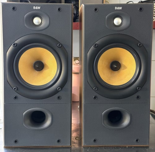 ធុងបាស់ប្រណិតប្រេនអង់គ្លេស B&W