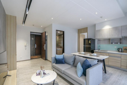 ELEGANCE ONE BEDROOM FOR RENT AT BTB ☘️