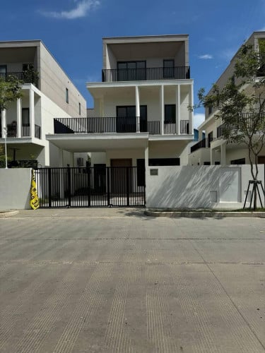 វីឡាទោលលក់នៅ បុរីចន្ទ័គីរី (លក់បន្ទាន់)