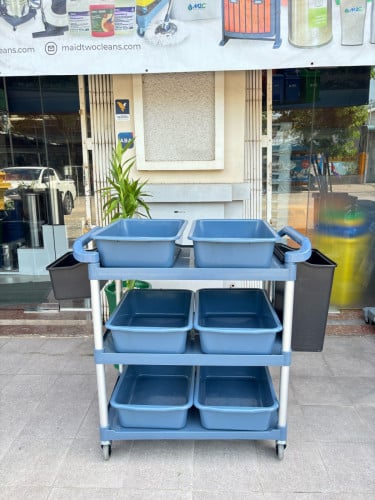 រទេះប្រមូលចានឆ្នាំងតាមភោជនីយដ្ឋាន