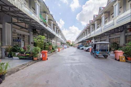 ផ្ទះសម្រាប់ជួល House For rent