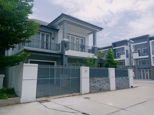 វីឡាទោលកែង តម្លៃលក់៖USD120,000