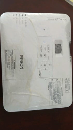 Projector នៅថ្មីលក់ធូរៗ ត្រូវការអាចទាក់ទងបាន 070 434354