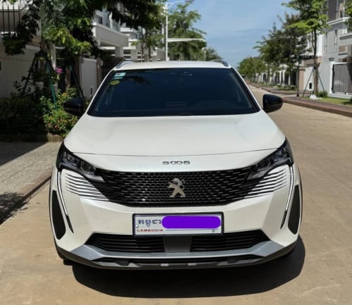Sale Peugeot 5008 ឆ្នាំ2023 ថ្មីទើបជិះបាន៤ខែ ថ្នាំស្រ៊ីនមួយជុំ កៅអី3ជួរ