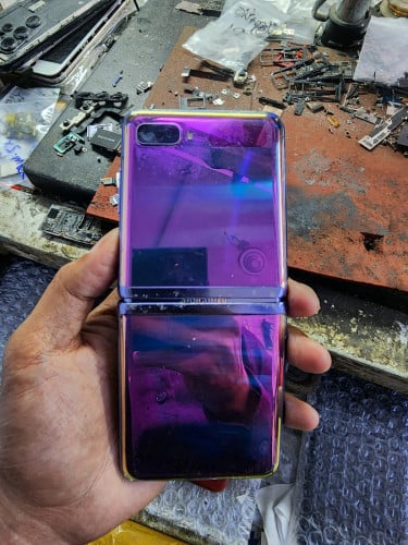 Zflip ម៉ាស៊ីនដំណើកា ខូចអេក្រង់