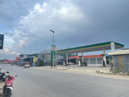 ជួលឬលក់ ការ៉ាស់សាំងតេលា និង ហ្គាស ទីតាំងល្អ