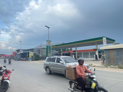 ជួលឬលក់ ការ៉ាស់សាំងតេលា និង ហ្គាស ទីតាំងល្អ