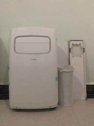 ម៉ាស៊ីន​ត្រជាក់ចល័ត​ ស្អាតដូចថ្មី​ មិនសូវបានប្រេី