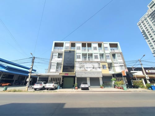 ផ្ទះអាជីវកម្មជួល នៅលើផ្លូវធំជិត AEON2