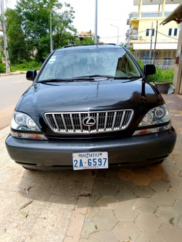 ឡានលក់​Lexus 300 ឆ្នាំ2001ខ្មៅ​ ប៉ុង2 ឡានស្អាត 9300$