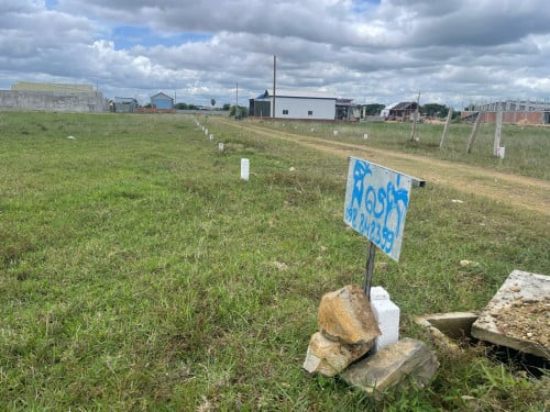 ដី២ឡូជាប់គ្នាលក់តែ 2X.00K