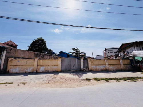 ដីលក់បន្ទាន់ក្បែរផ្សារស្ទឹងមានជ័យចាស់