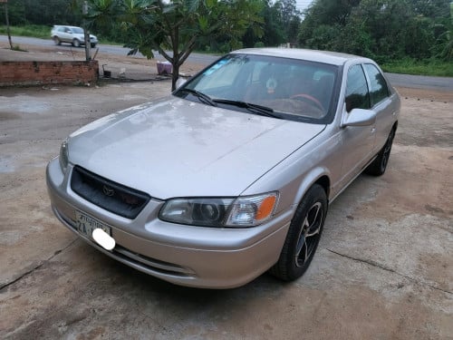 លក់ឆ្លាម97 ពណ៌ទឹកមាស ឡានអ្នកប្រើ