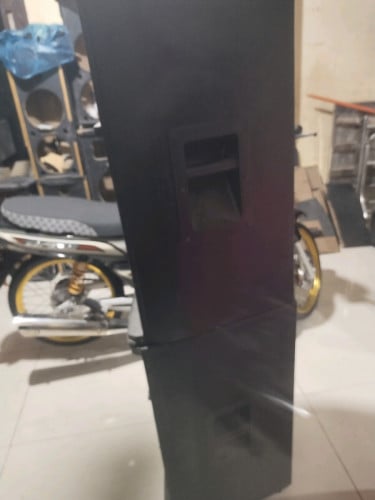 លក់សំបកធុងបាស់មួយគូរ បួនតឹកមូដ្ធធុង jbl  R X 715 មានសំណាញ់ទើបតែលេងបានបីដង