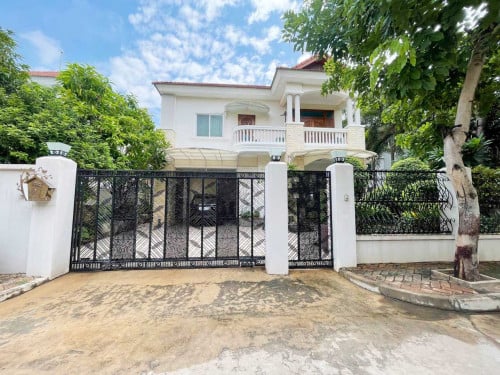 វីឡាសម្រាប់លក់នៅក្នុង​បុរីឧទ្យាទន្លេបាសាក់​ | Villa for Sale in Borey Basac Gaden City