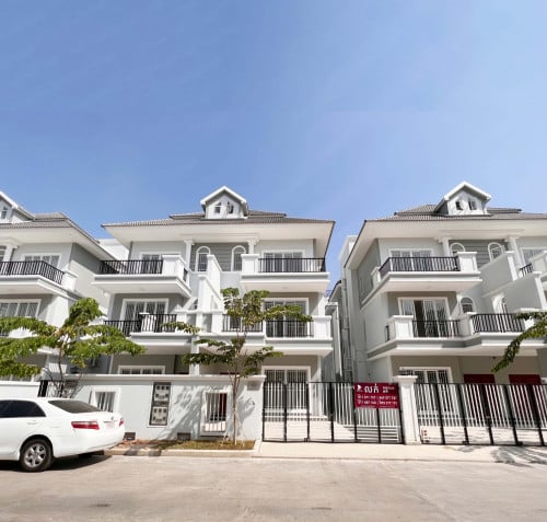 វីឡាភ្លោះ សម្រាប់លក់ !!